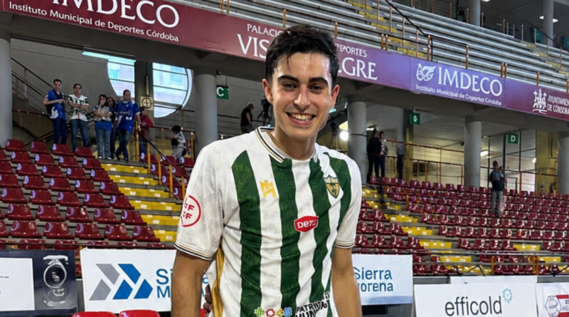 El carcabulense Hugo Expósito se convierte en el primer cordobés en marcar un hat trick con el Córdoba Futsal en Primera División